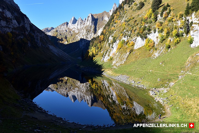 Spiegelung des Alpsteins im Faehlensee Spie­ge­lung des Alp­steins im Fählen­see