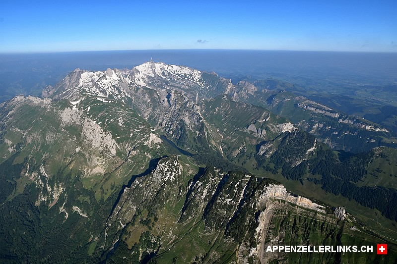 Aussicht auf die Bergketten im Alpstein