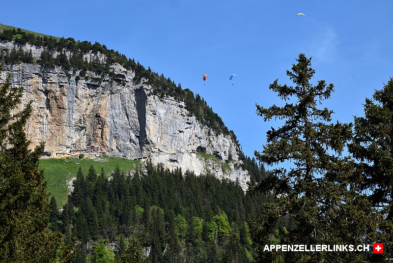 Blick von der Alp Huetten hinueber zum Aescher und Wildkirchli
