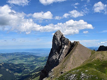 Blick auf das Oehrli im Alpstein.JPG