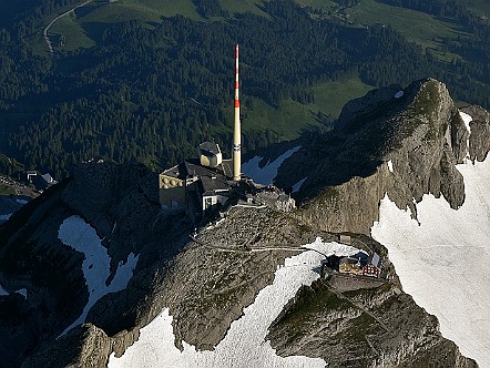 Luftbild vom Saentisgipfel im Alpstein.JPG