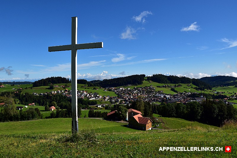 Blick vom Kreuz bei Hinterholzeren auf Oberegg