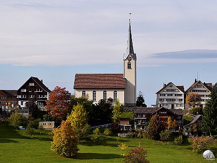 Blick auf die Kirche von Schwellbrunn.JPG