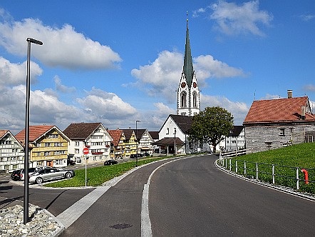 Dorfansicht von Hundwil im Appenzellerland.JPG