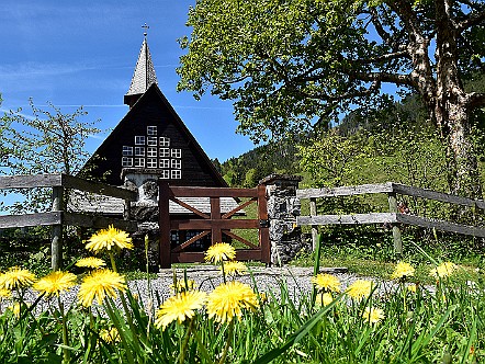 Ahorn-Kapelle im Alpstein.JPG
