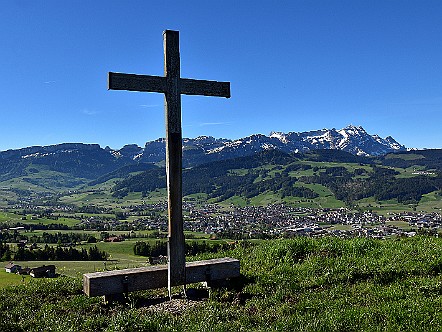 Fuchsenkreuz oberhalb von Appenzell.JPG