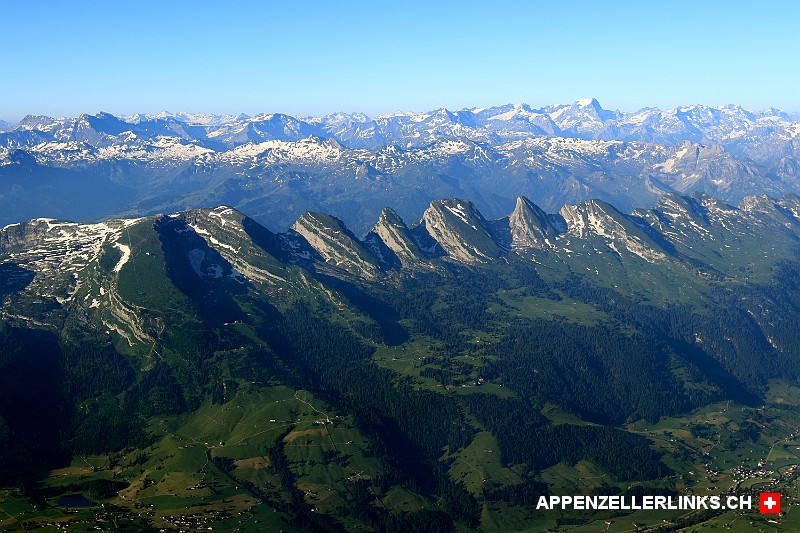 Gute Sicht auf die Churfirsten und die Alpen