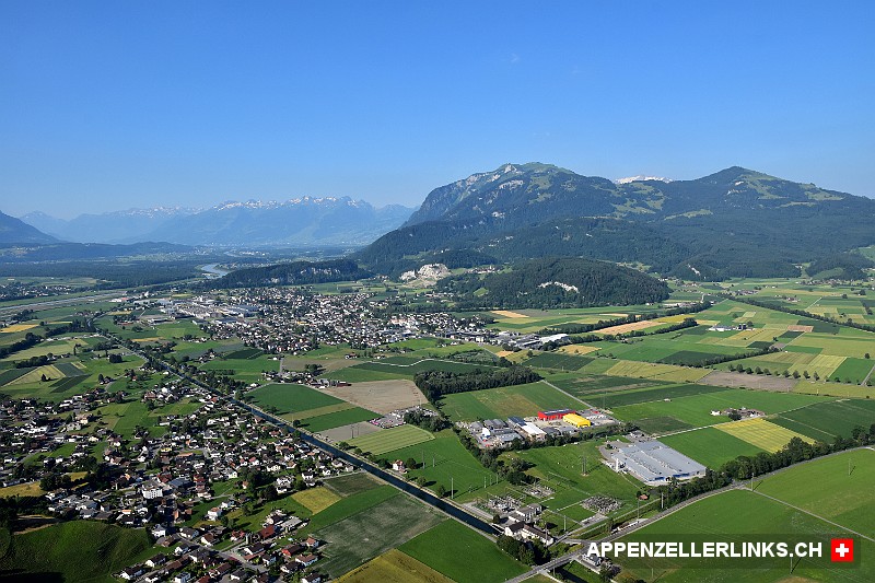 Luftbild von der Rheinebene bei Oberriet-Montlingen 