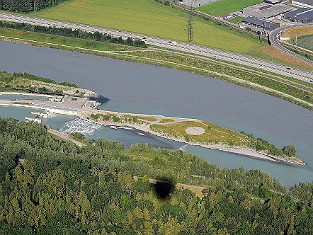 Blick auf das Kleinwasserkraftwerk Illspitz.JPG