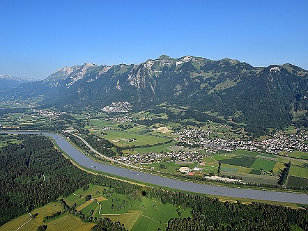 Impression von der Ballonfahrt im Rheintal.JPG