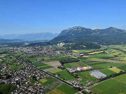 Luftbild von der Rheinebene bei Oberriet-Montlingen.JPG