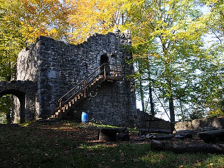 Ruine Rosenburg (aka Ramsenburg) bei Herisau AR.JPG