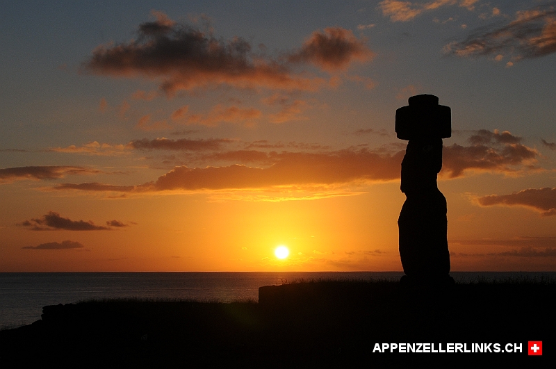 Sonnenuntergang auf der Osterinsel (Rapa Nui) 
