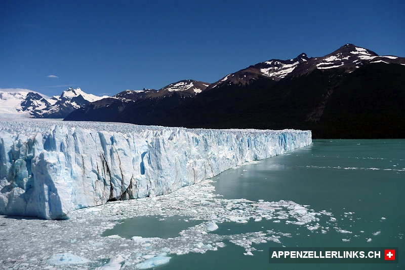 Die Abbruchkante des Perito Moreno ist rund 5 Kilometer breit 