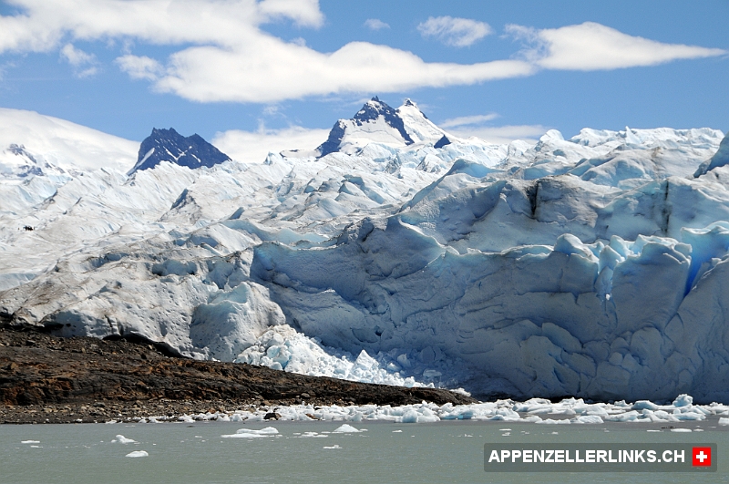 Gewaltige Eismassen beim Perito Moreno Gletscher 