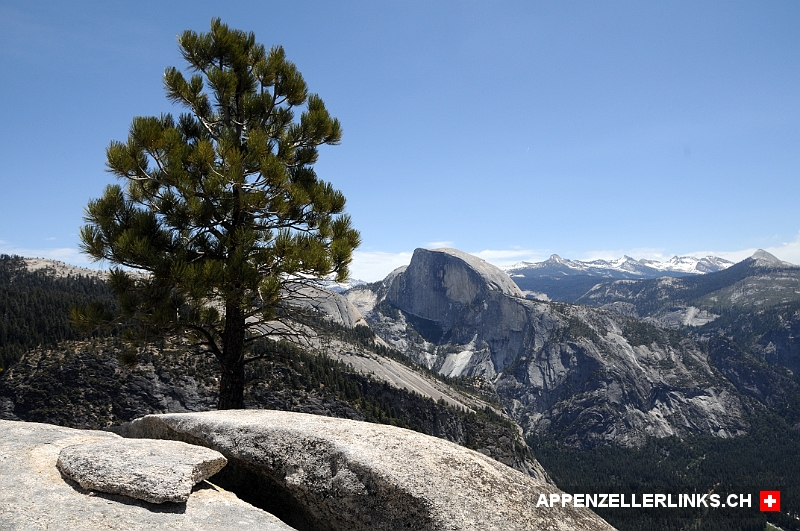 Blick vom Yosemite Point auf den Half Dome 